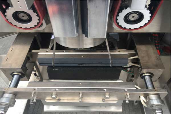 立式深夜网站在线播放的操作步骤及注意事项对于设备操作人员至关重要